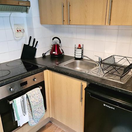 Elegant 1-Bedroom Apartment In Camden Town Londra Esterno foto