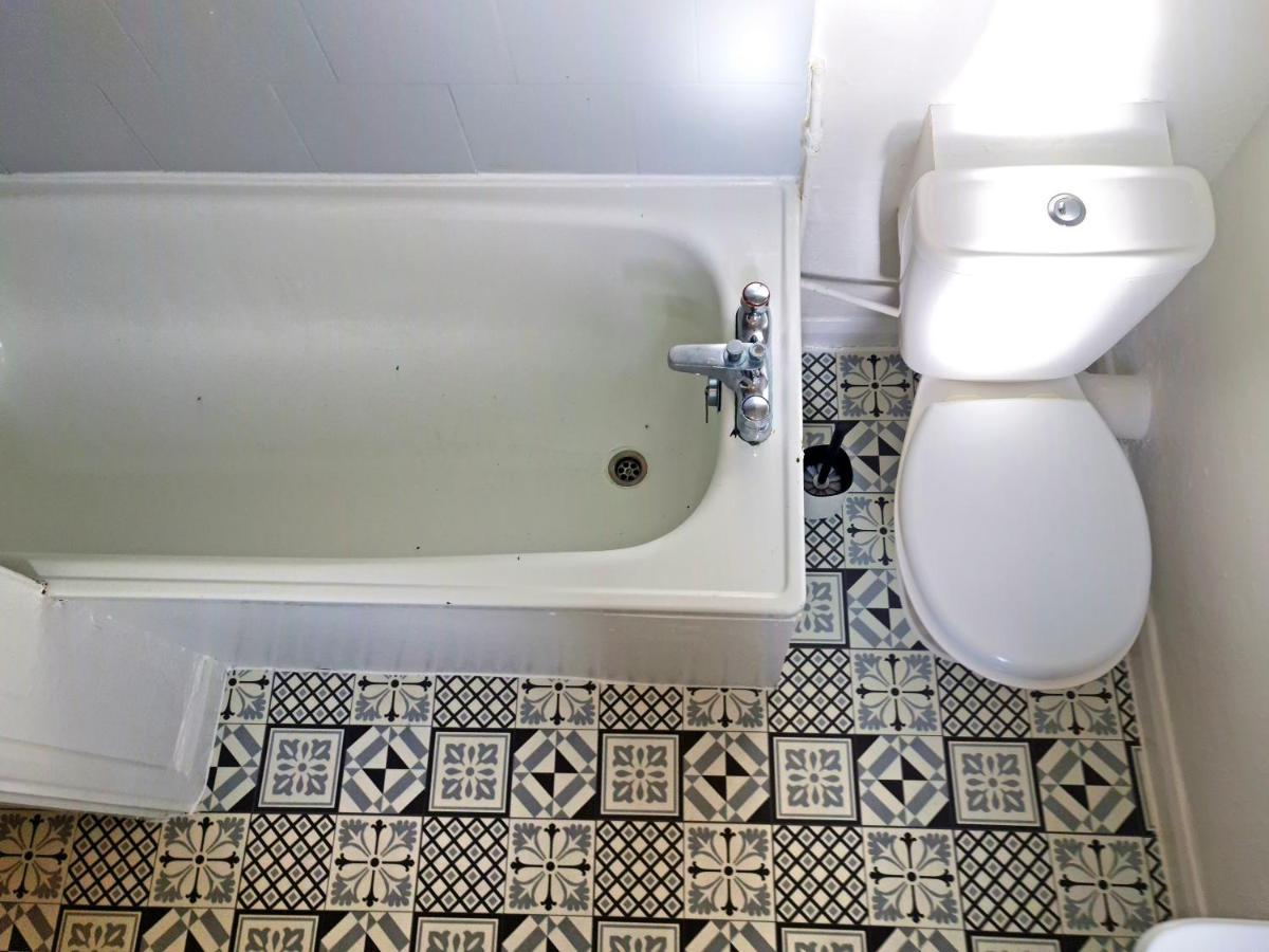 Elegant 1-Bedroom Apartment In Camden Town Londra Esterno foto