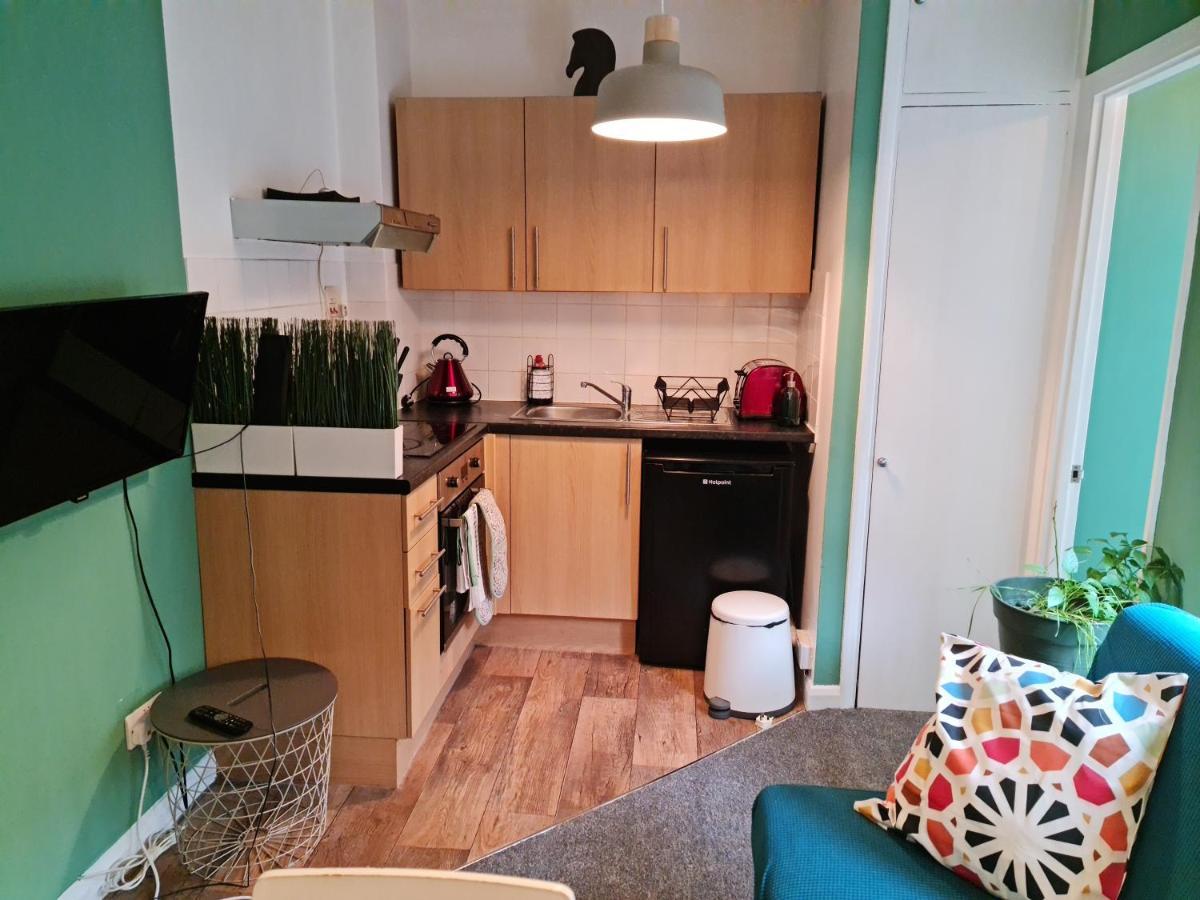Elegant 1-Bedroom Apartment In Camden Town Londra Esterno foto