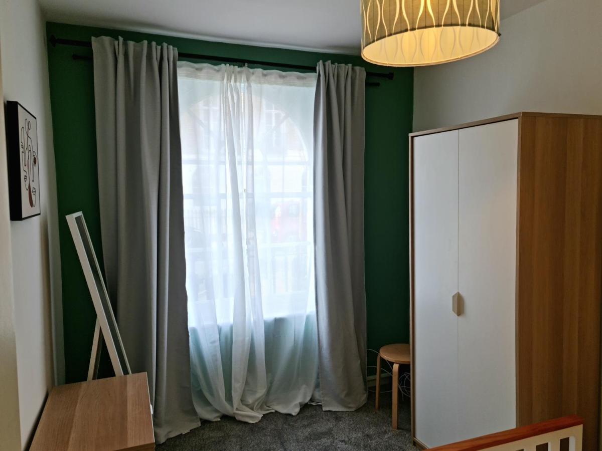 Elegant 1-Bedroom Apartment In Camden Town Londra Esterno foto